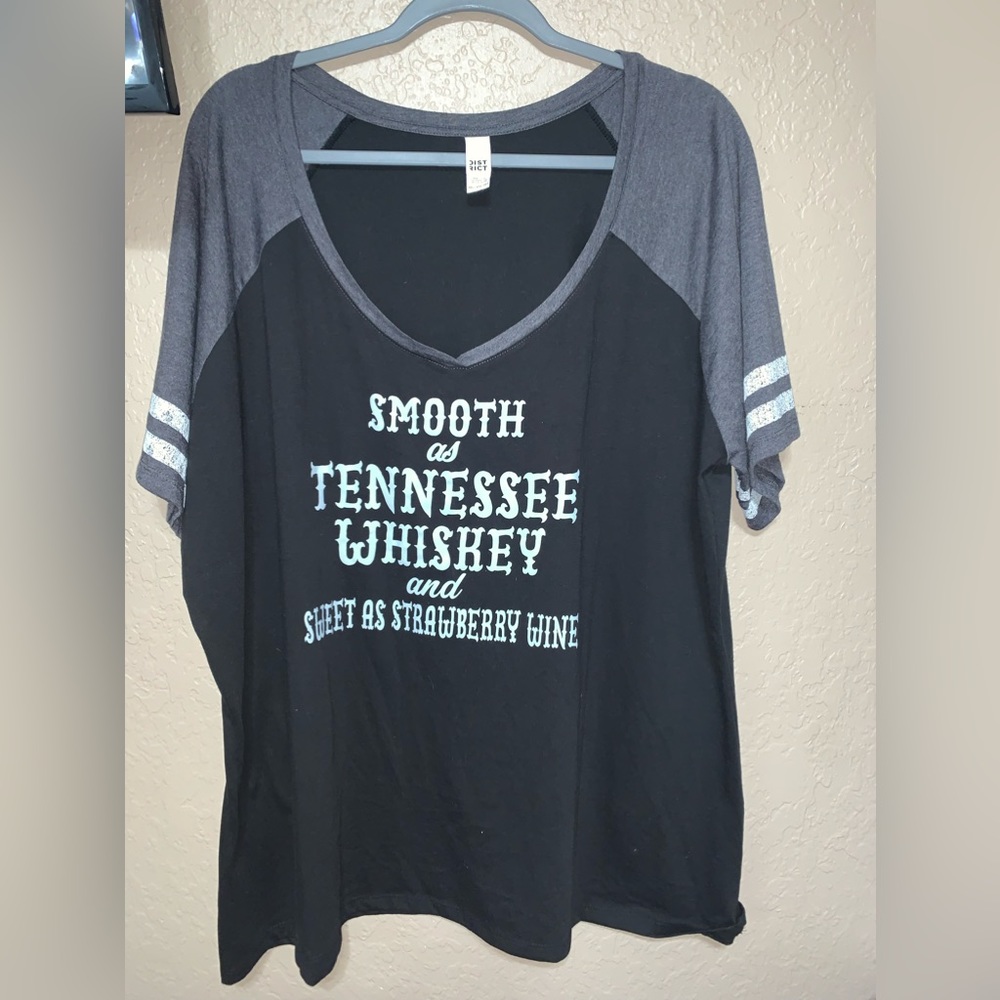 Super soft 4xl v-neck Tennessee Whiskey t-shirt